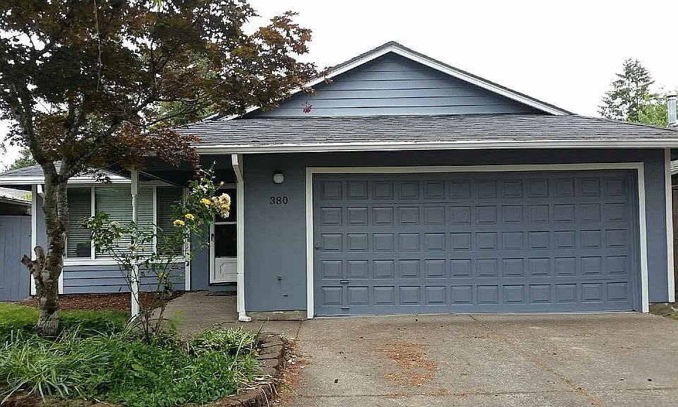 1st image of 380 NE Hyde Cir
