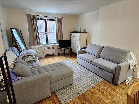 5th image of 1478 E 28th St APT 1P