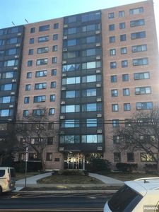 90 Prospect Ave APT 6B, Hackensack, NJ, 07601