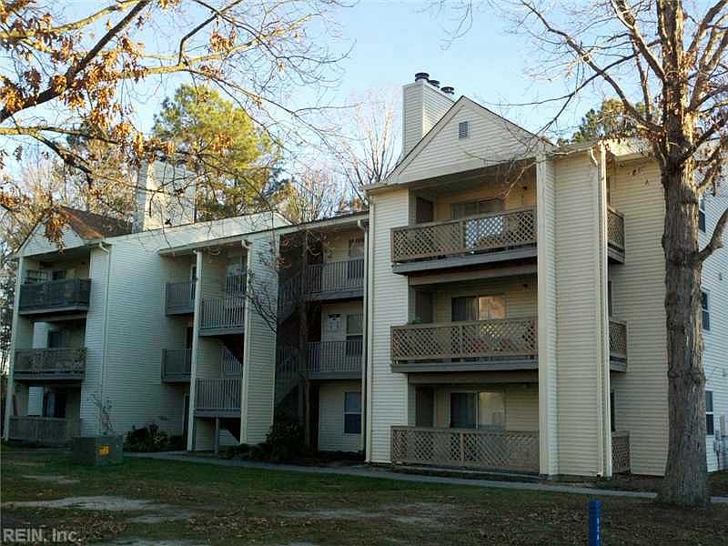 1st image of 540 Pineland Cir APT 301