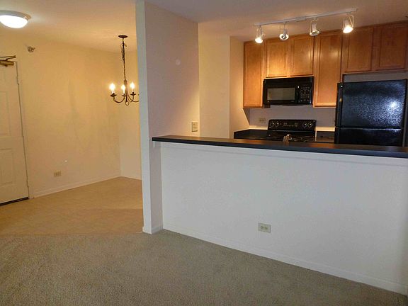 3rd image of 211 Glengarry Dr APT 307