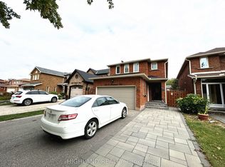 3319 Bertrand Rd, Mississauga, ON L5L4G2