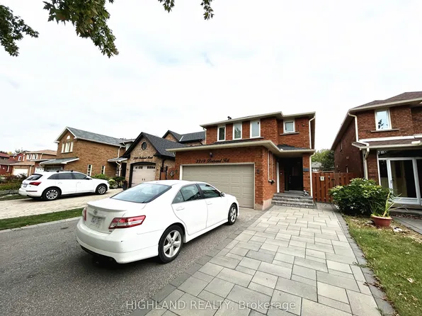 3319 Bertrand Rd, Mississauga, ON L5L 4G2
