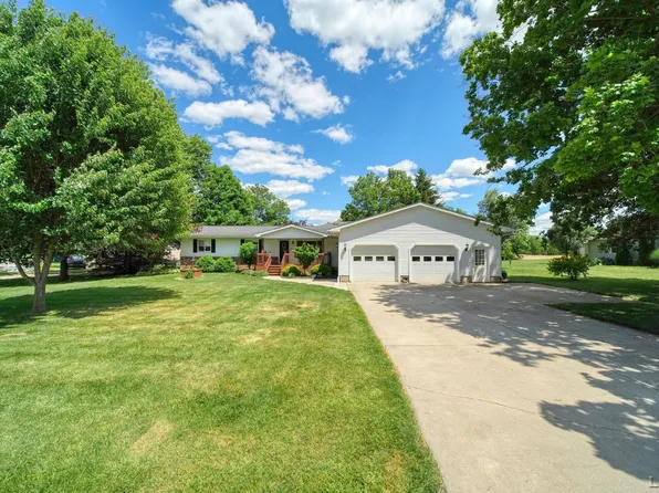 2943 Lee Marie Dr, Adrian, MI 49221