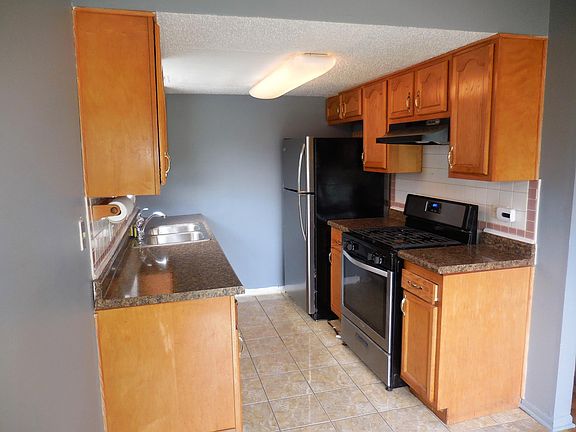 3rd image of 4743 Whitney Dr
