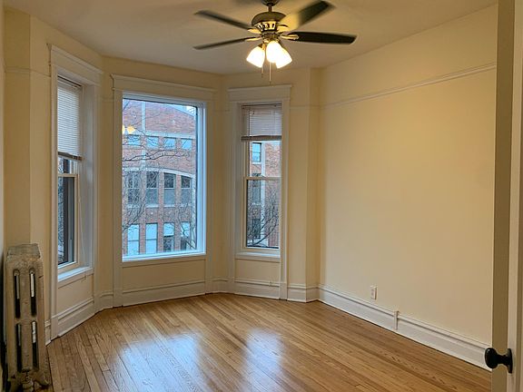 3rd image of 1039 W Barry Ave #3