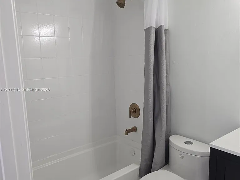 1 Simonton Cir #1 — Photo 5