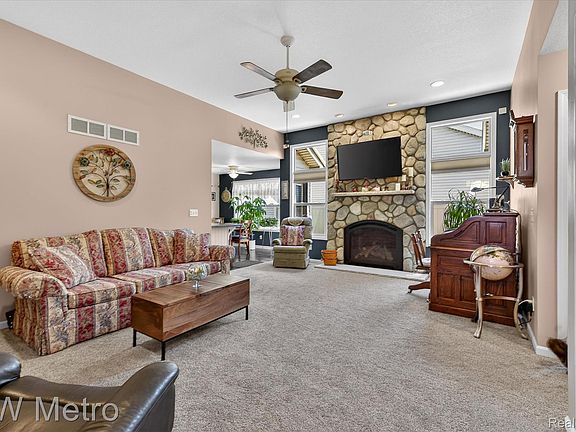 4th image of 717 Koreys Cir