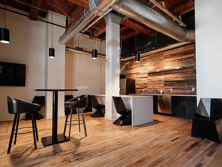 Maxwell Lofts — Photo 17