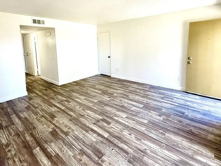 Palm Villas Apartments — Photo 27