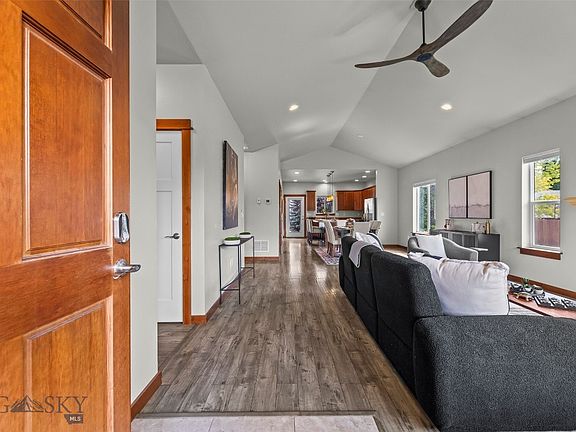3rd image of 1290 Manzanita Dr