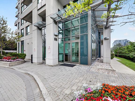 5th image of 88 Grangeway Ave #1606