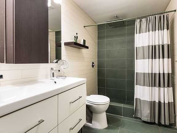 3rd image of 519 Putnam Ave #1