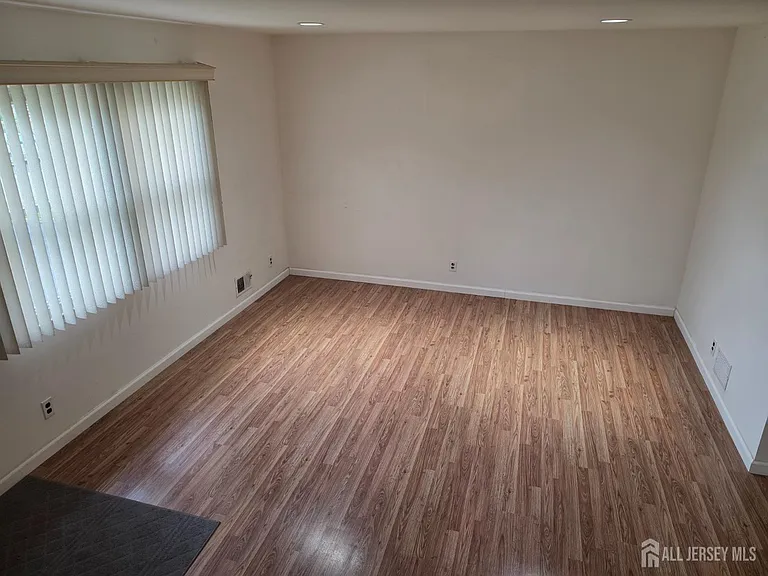 405 Frederick Ave — Photo 12