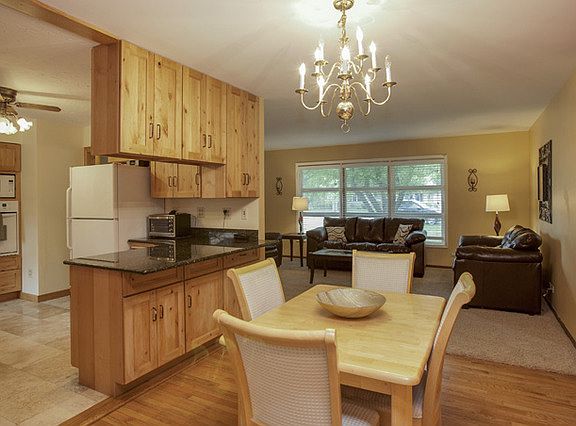 4th image of 28W063 W Hillview Dr