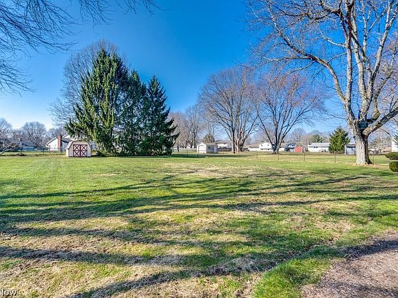 3rd image of 7716 Cheryl Ln NW