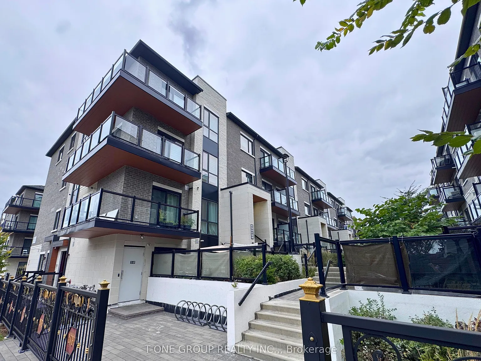 2 bed, $2,850 — Photo 1