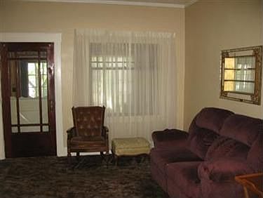 2nd image of 3392 W 136th St