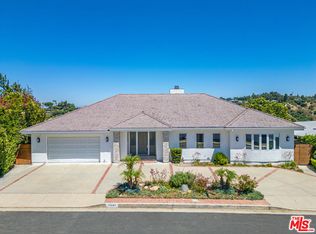 15581 Briarwood Dr, Sherman Oaks, CA 91403