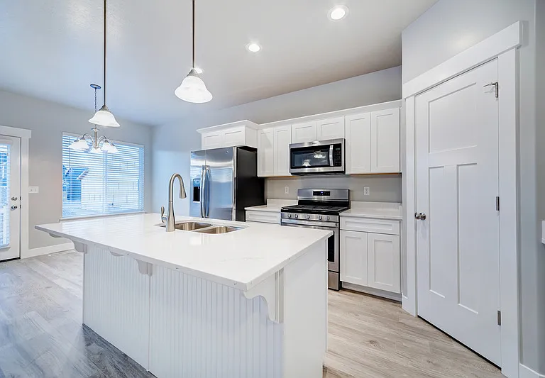 4888 W Pillar Dr — Photo 5