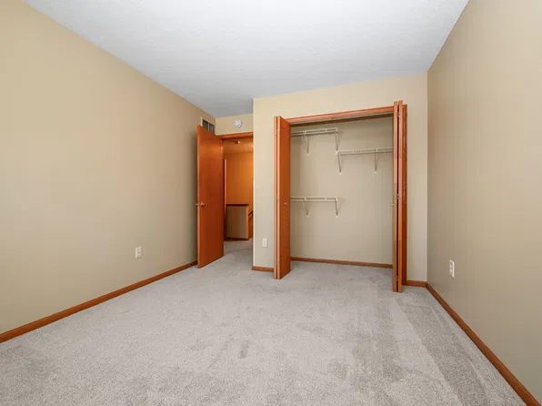 1883 121st Ln NW #921, Minneapolis, MN 55448