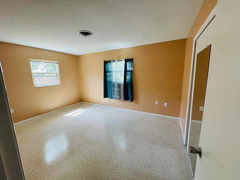 Guest bedroom 2