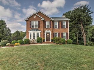 142 Apple Ln, Roanoke, VA 24019