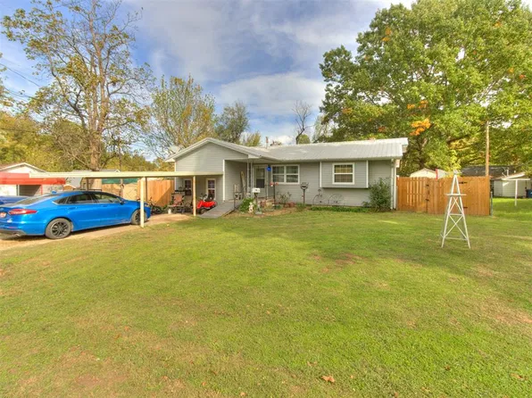 217 S 2nd St, Tecumseh, OK 74873