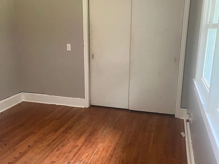 912 Hebron Rd — Photo 11