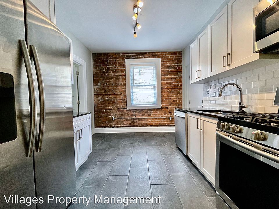 1st image of 915 Fischer Ave #4C