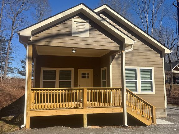 2nd image of 3829 Honeysuckle Rd