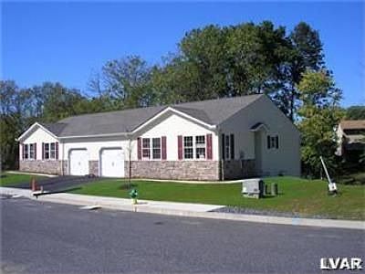 3rd image of 651 Walker Dr