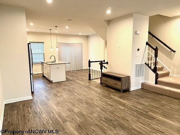 2nd image of 213 Stonehurst Dr