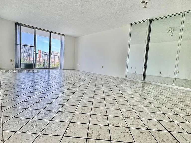 2801 NE 183rd St #405W — Photo 21
