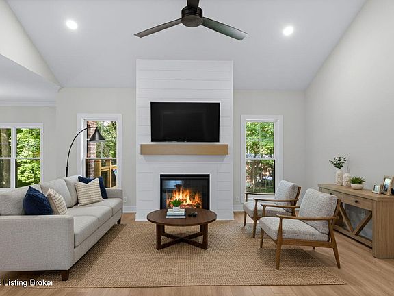 5th image of 207 Cherry Hill Rd