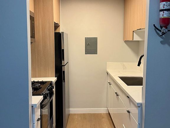 3rd image of 9746 Park St #7
