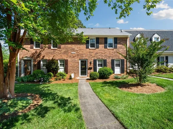 3840 E Huntingreen Ln #B, Winston Salem, NC 27106