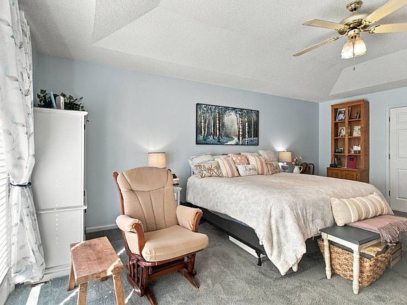 41st image of 5005 Dogwood Cir