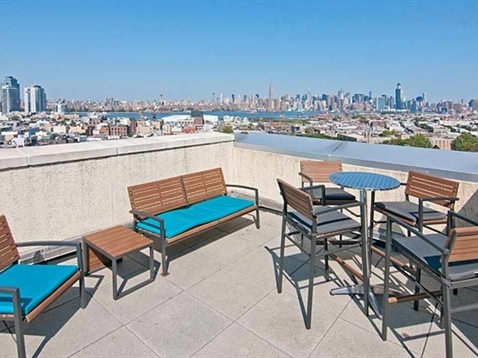 2nd image of 20 Bayard St APT 8E