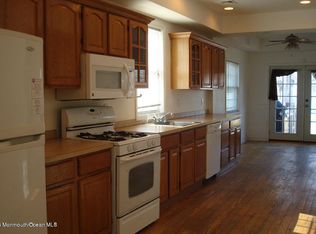 37 Wooley St, Aberdeen, NJ
