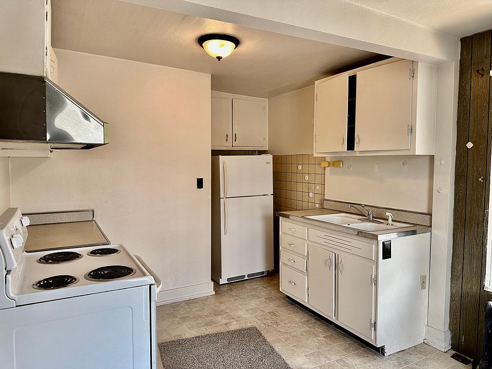 2nd image of 1108 E Main St #3
