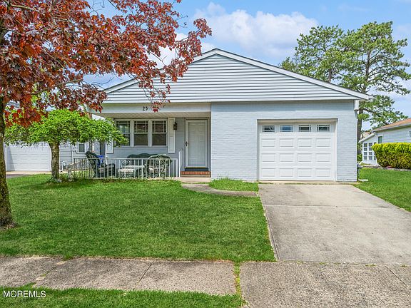 2nd image of 25 Innsbruck Drive