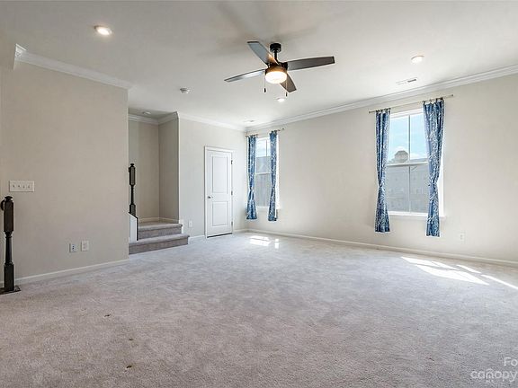 4th image of 2564 Grantham Place Dr