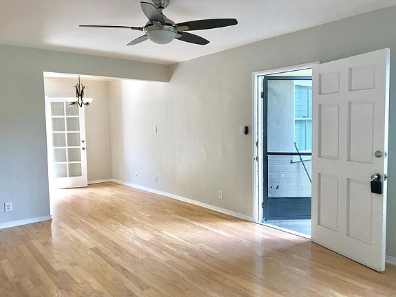 3rd image of 12934 Burbank Blvd APT 2