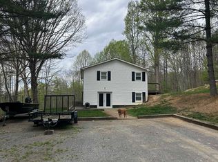 147 Clovernook Ln, Pembroke, VA 24136