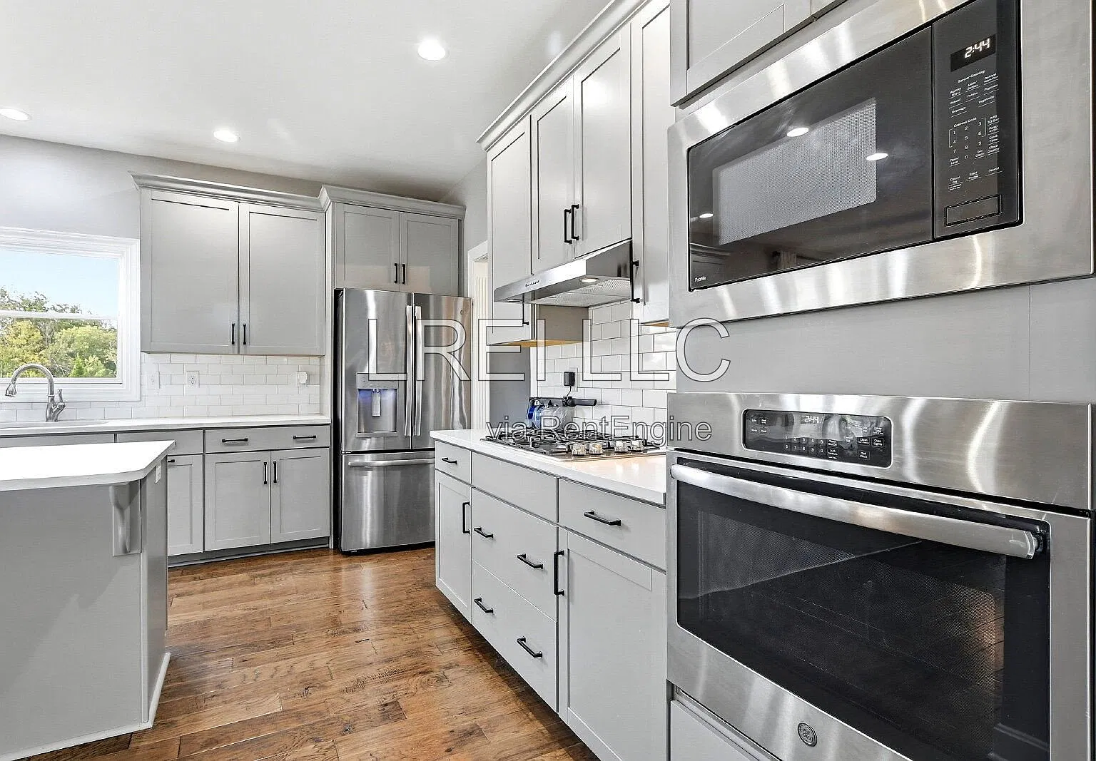 5 bed, 3.5 bath, 4050 sqft, $3,800 — Photo 4