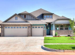2813 Pebble Creek St, Moore, OK 73160