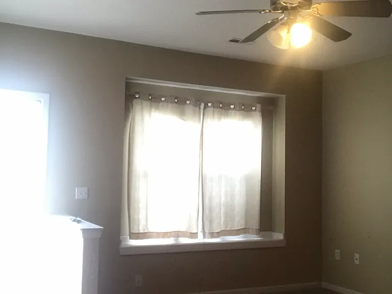 4424 SE Michigan Ave — Photo 4