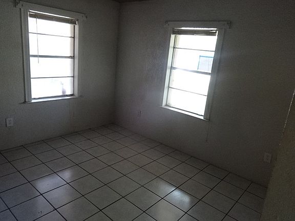 3rd image of 2513 W Bella Vista Ave
