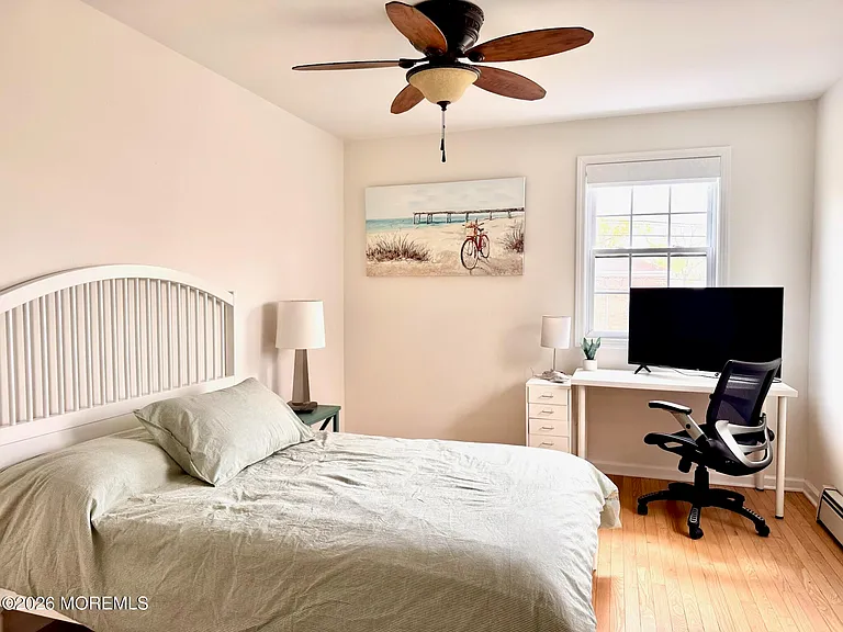 561 Monmouth Ave — Photo 16
